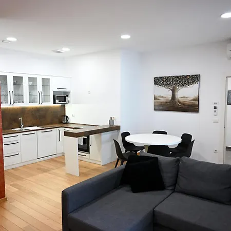 Argo Apartment *