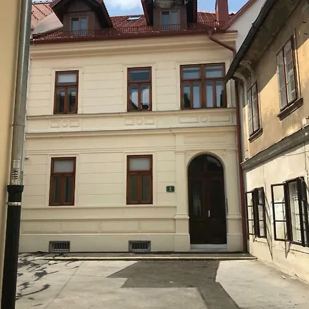 Argo Apartment